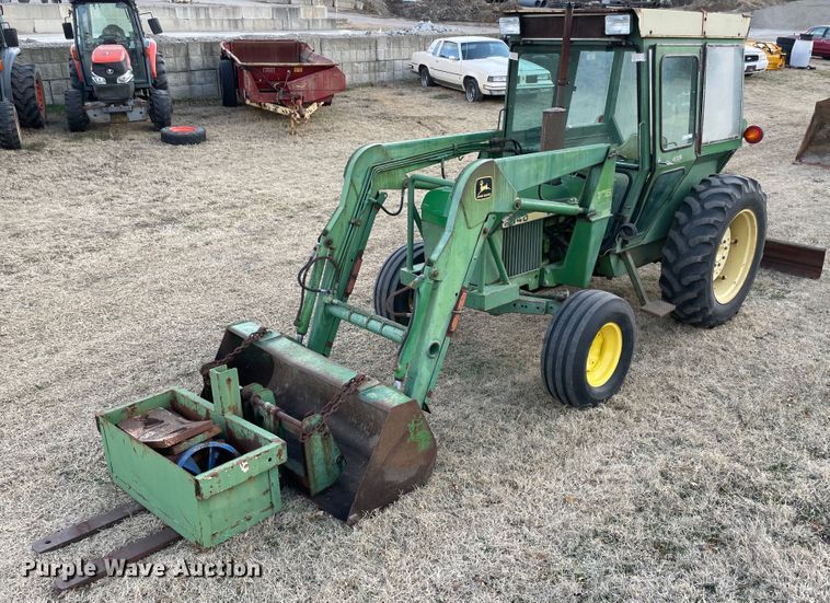 image for item II9291 John Deere 2040  tractor