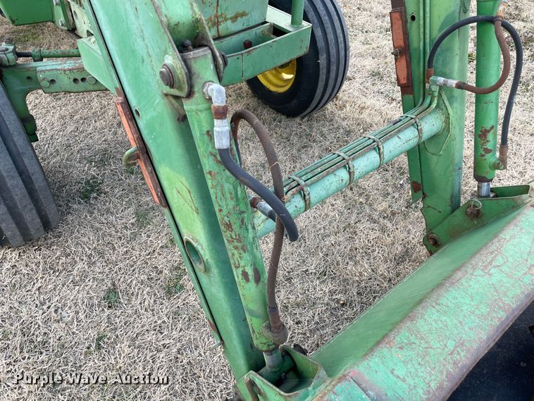 image for item II9291 John Deere 2040  tractor