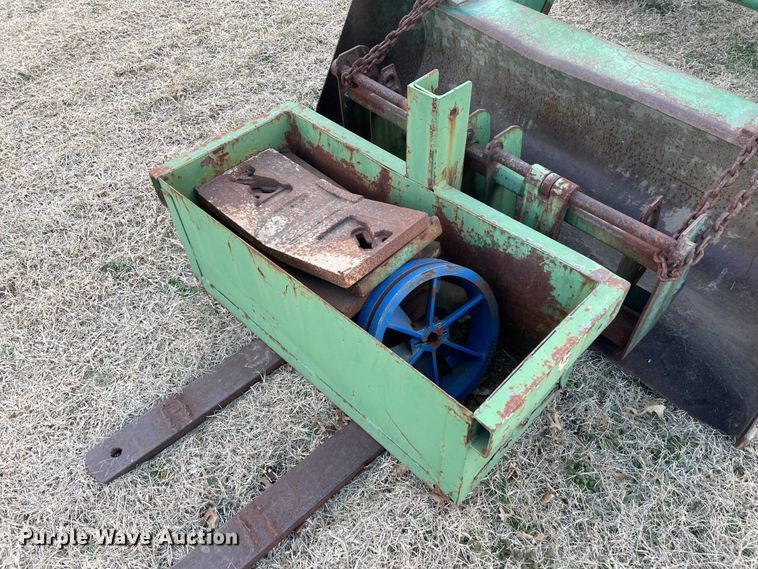 image for item II9291 John Deere 2040  tractor