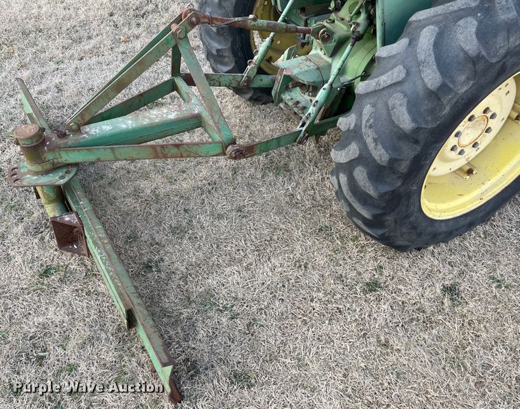 image for item II9291 John Deere 2040  tractor