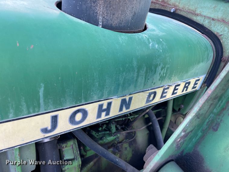image for item II9291 John Deere 2040  tractor