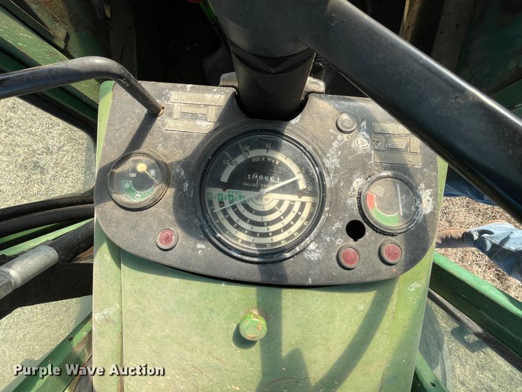 image for item II9291 John Deere 2040  tractor