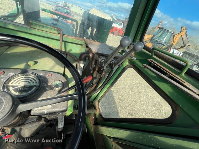 image for item II9291 John Deere 2040  tractor