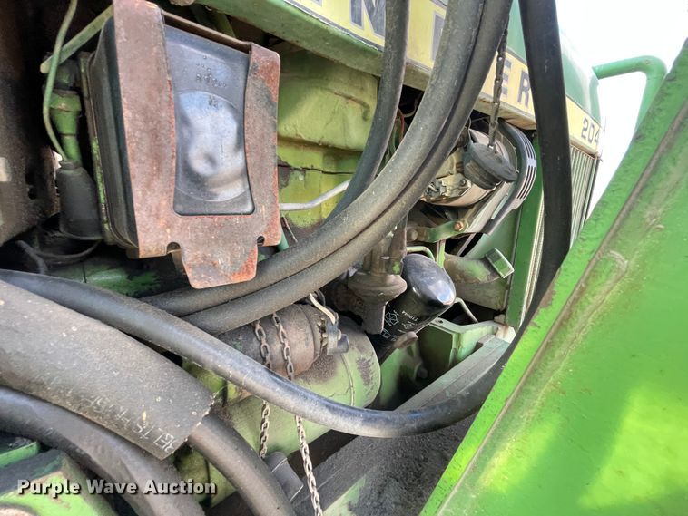image for item II9291 John Deere 2040  tractor