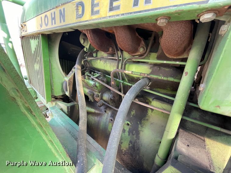 image for item II9291 John Deere 2040  tractor