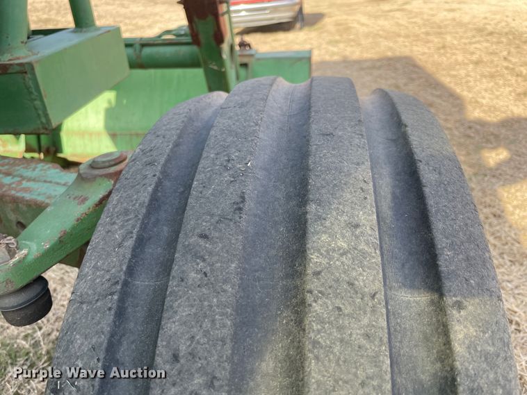 image for item II9291 John Deere 2040  tractor