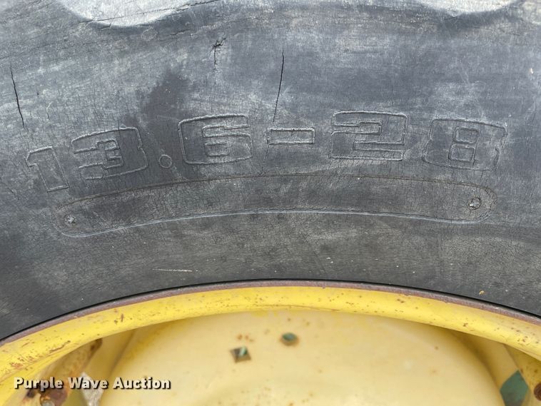 image for item II9291 John Deere 2040  tractor