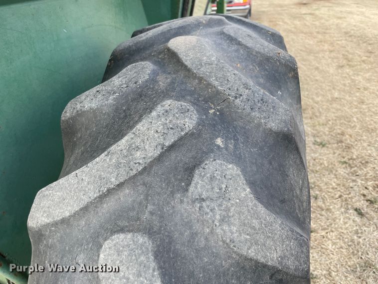 image for item II9291 John Deere 2040  tractor