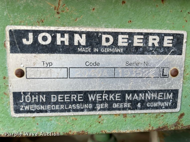 image for item II9291 John Deere 2040  tractor