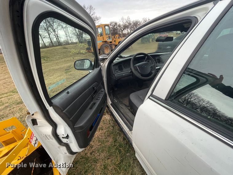 image for item II9293 2010 Ford Crown Victoria Police Interceptor