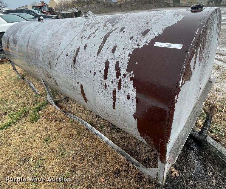 image for item II9295 148"L x 46" diameter oil tank