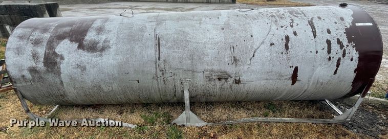 image for item II9295 148"L x 46" diameter oil tank