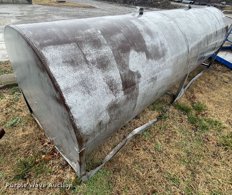 image for item II9295 148"L x 46" diameter oil tank