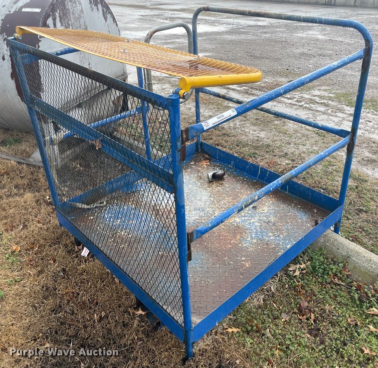 image for item II9296 Man basket