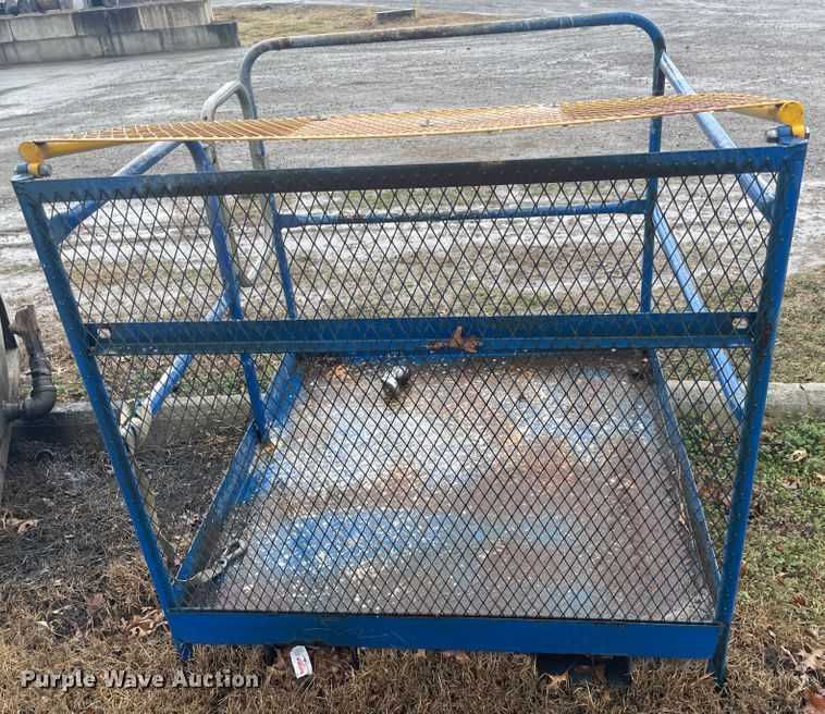 image for item II9296 Man basket