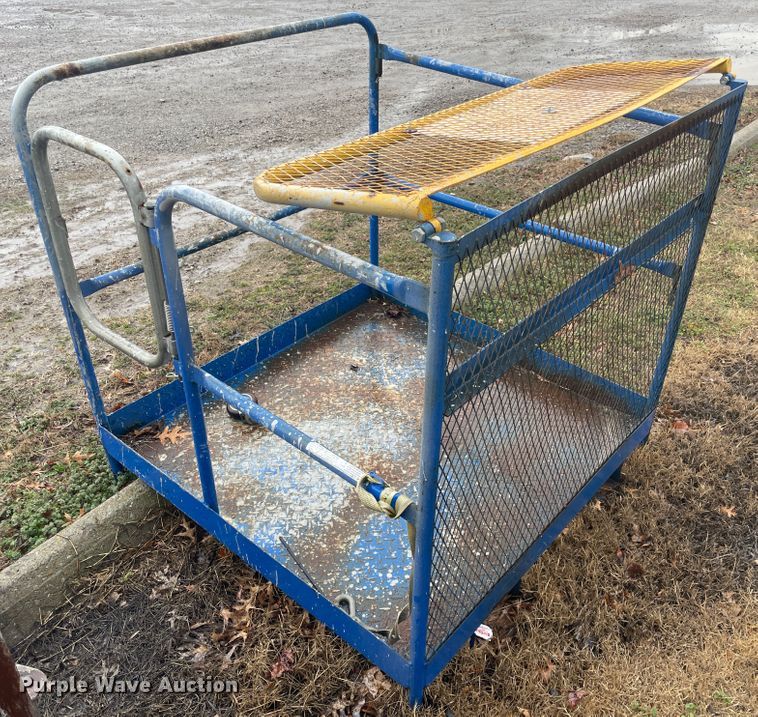 image for item II9296 Man basket