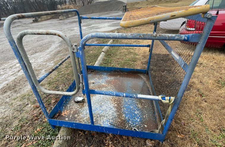 image for item II9296 Man basket