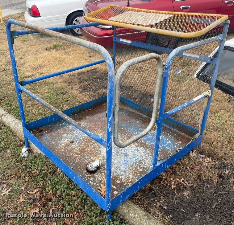 image for item II9296 Man basket