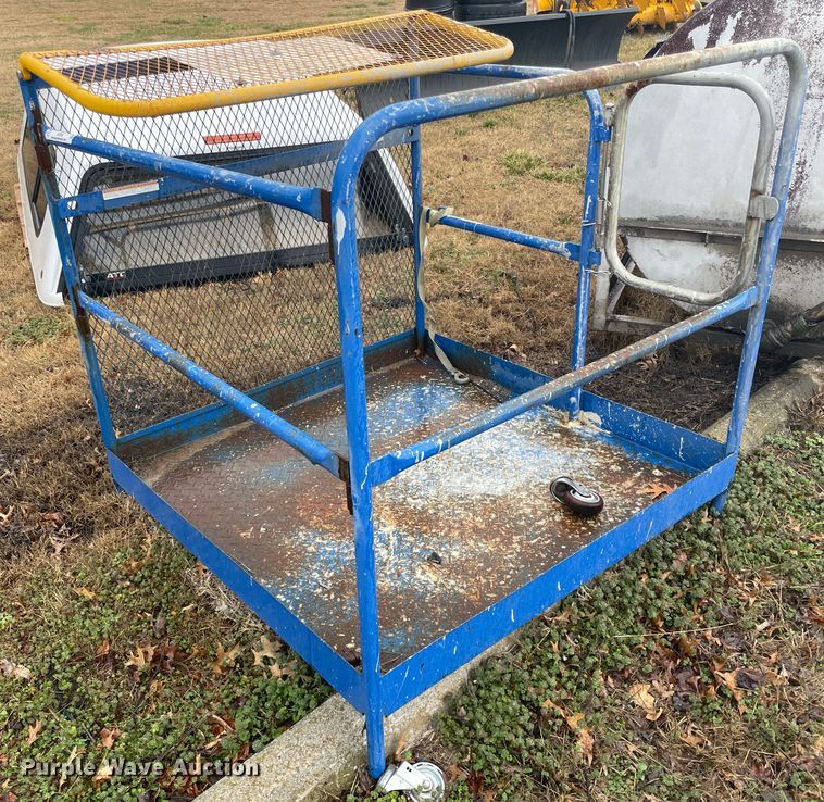 image for item II9296 Man basket