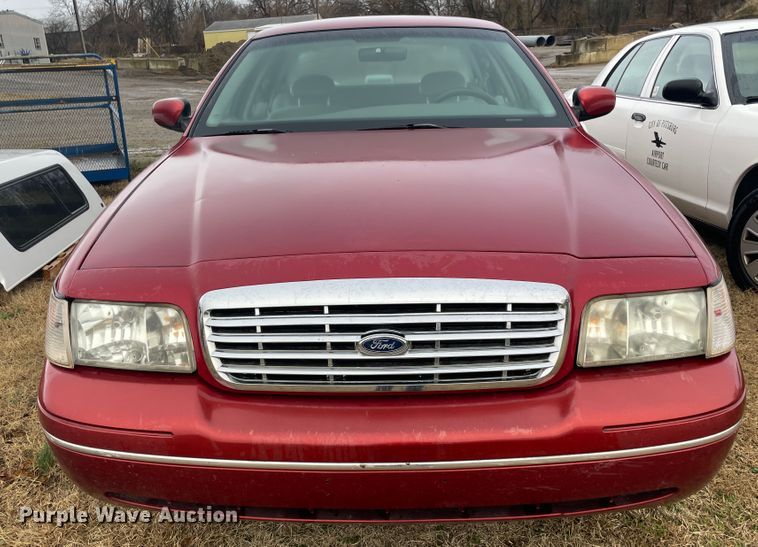 image for item II9298 2001 Ford Crown Victoria Police Interceptor