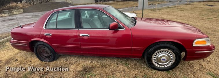 image for item II9298 2001 Ford Crown Victoria Police Interceptor