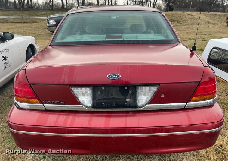 image for item II9298 2001 Ford Crown Victoria Police Interceptor