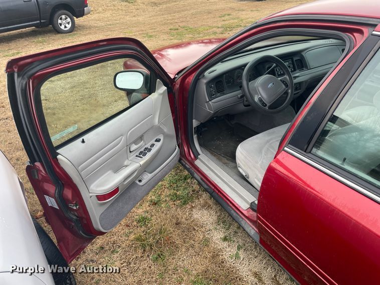 image for item II9298 2001 Ford Crown Victoria Police Interceptor