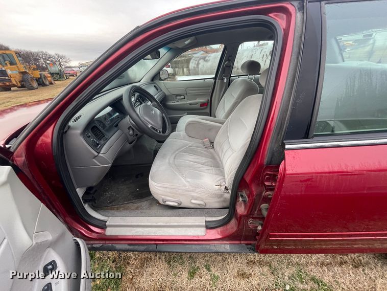 image for item II9298 2001 Ford Crown Victoria Police Interceptor