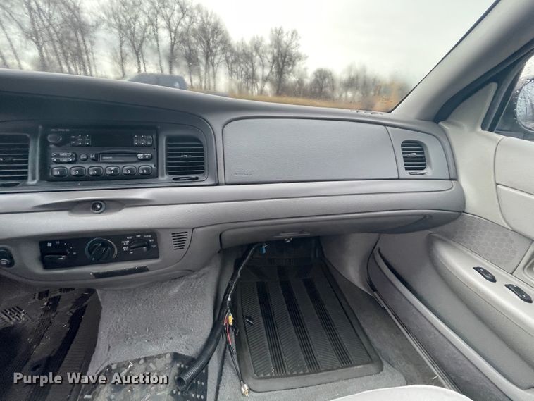 image for item II9298 2001 Ford Crown Victoria Police Interceptor