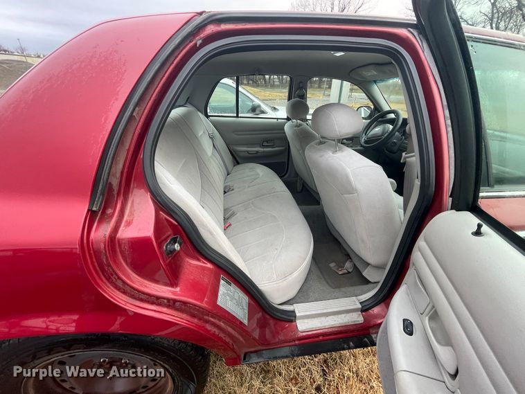 image for item II9298 2001 Ford Crown Victoria Police Interceptor