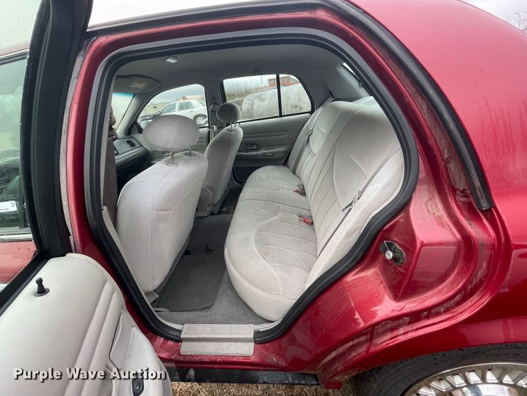 image for item II9298 2001 Ford Crown Victoria Police Interceptor