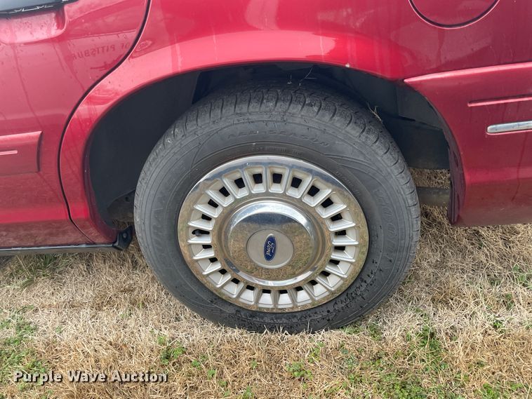 image for item II9298 2001 Ford Crown Victoria Police Interceptor