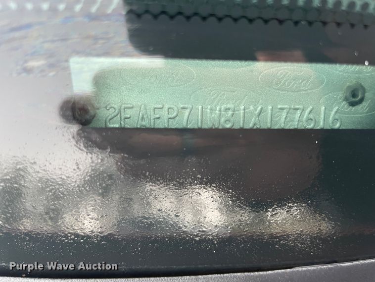 image for item II9298 2001 Ford Crown Victoria Police Interceptor