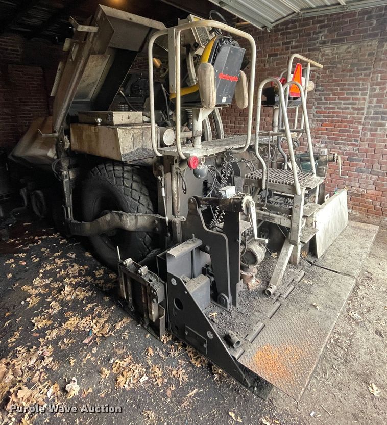 image for item II9299 Cedarapids CR351  paver