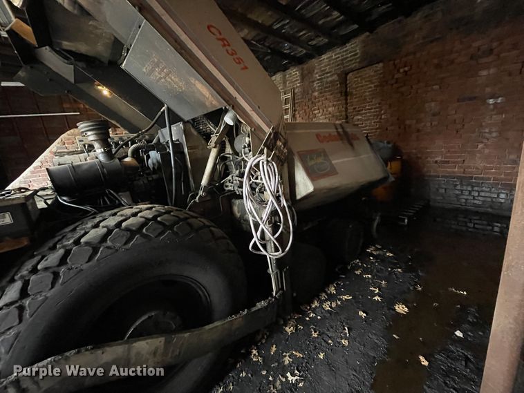 image for item II9299 Cedarapids CR351  paver