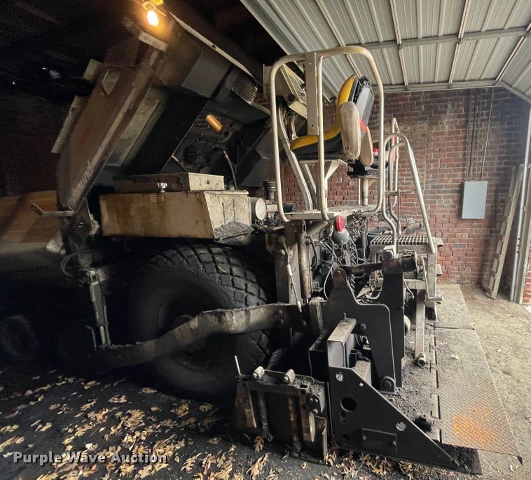 image for item II9299 Cedarapids CR351  paver