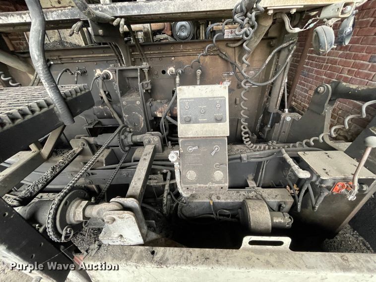 image for item II9299 Cedarapids CR351  paver