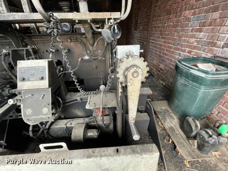 image for item II9299 Cedarapids CR351  paver