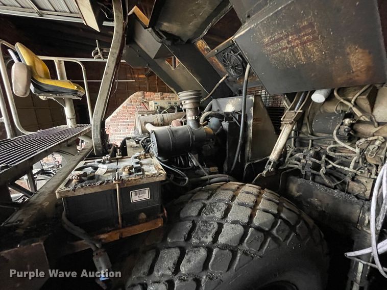 image for item II9299 Cedarapids CR351  paver