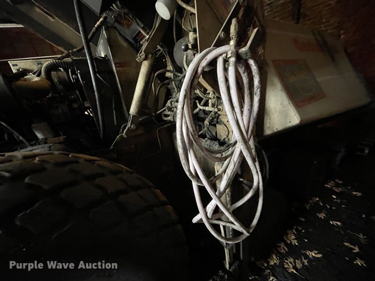 image for item II9299 Cedarapids CR351  paver