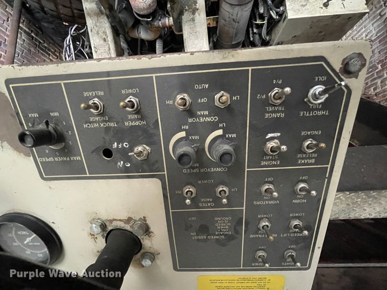 image for item II9299 Cedarapids CR351  paver