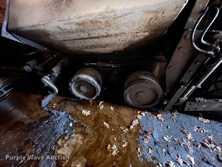 image for item II9299 Cedarapids CR351  paver