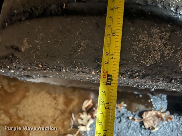 image for item II9299 Cedarapids CR351  paver