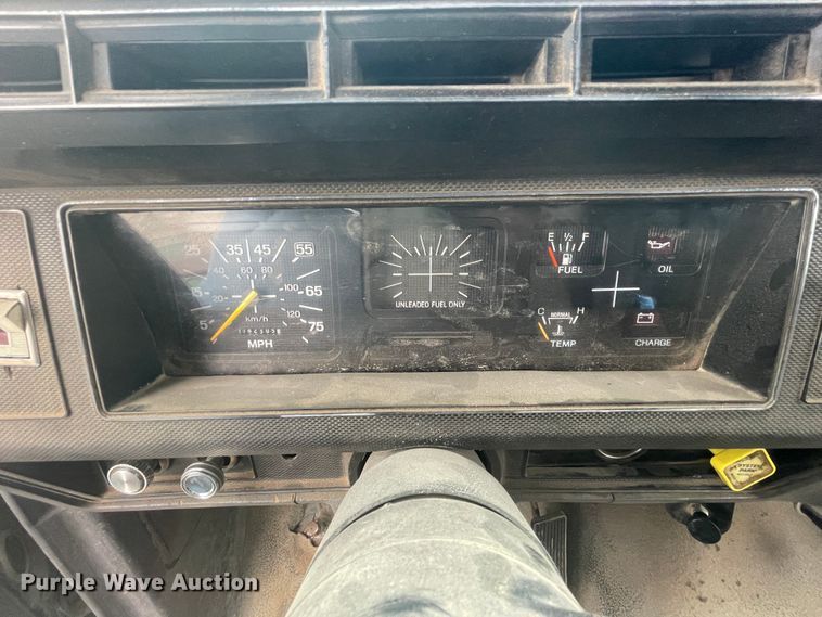 image for item II9300 1990 Ford F700  dump truck