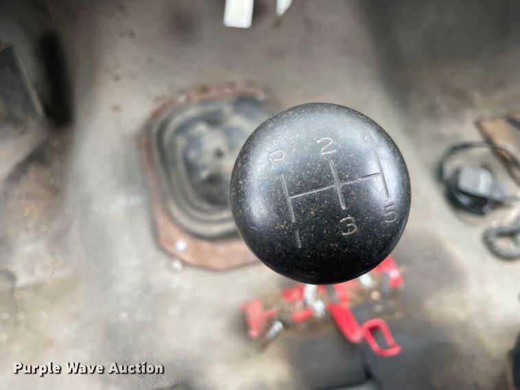 image for item II9300 1990 Ford F700  dump truck