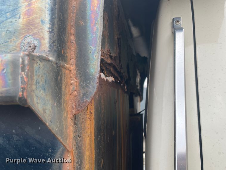 image for item II9300 1990 Ford F700  dump truck