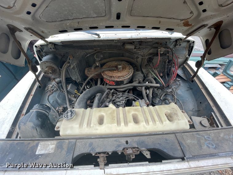 image for item II9300 1990 Ford F700  dump truck