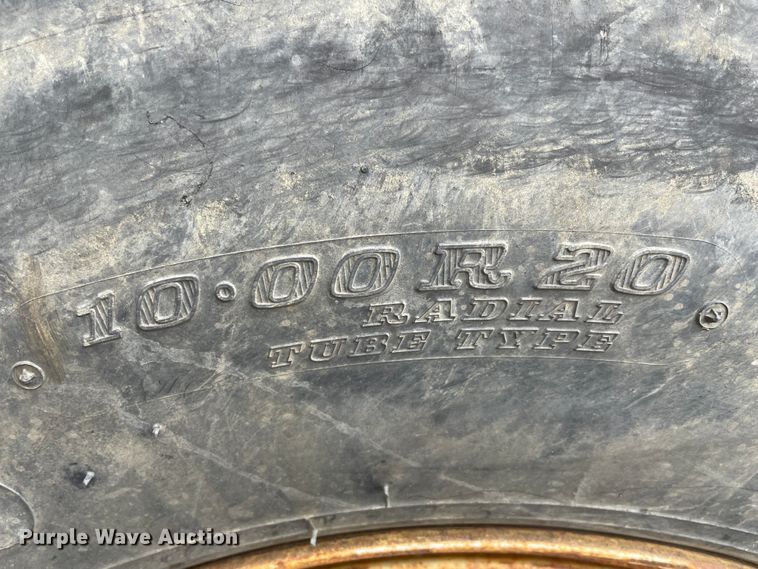 image for item II9300 1990 Ford F700  dump truck