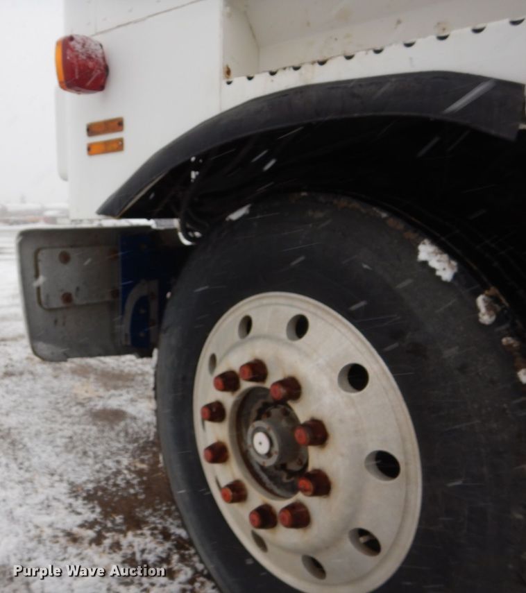 image for item IK9810 1983 Marmon  semi truck