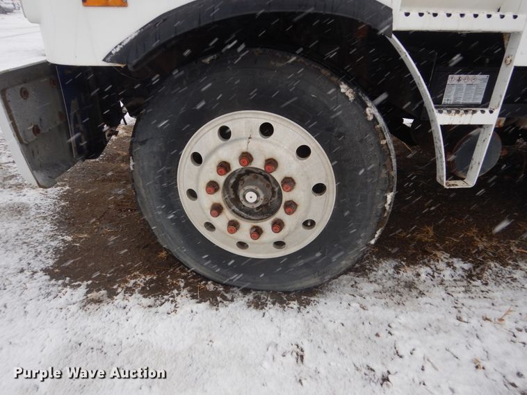 image for item IK9810 1983 Marmon  semi truck